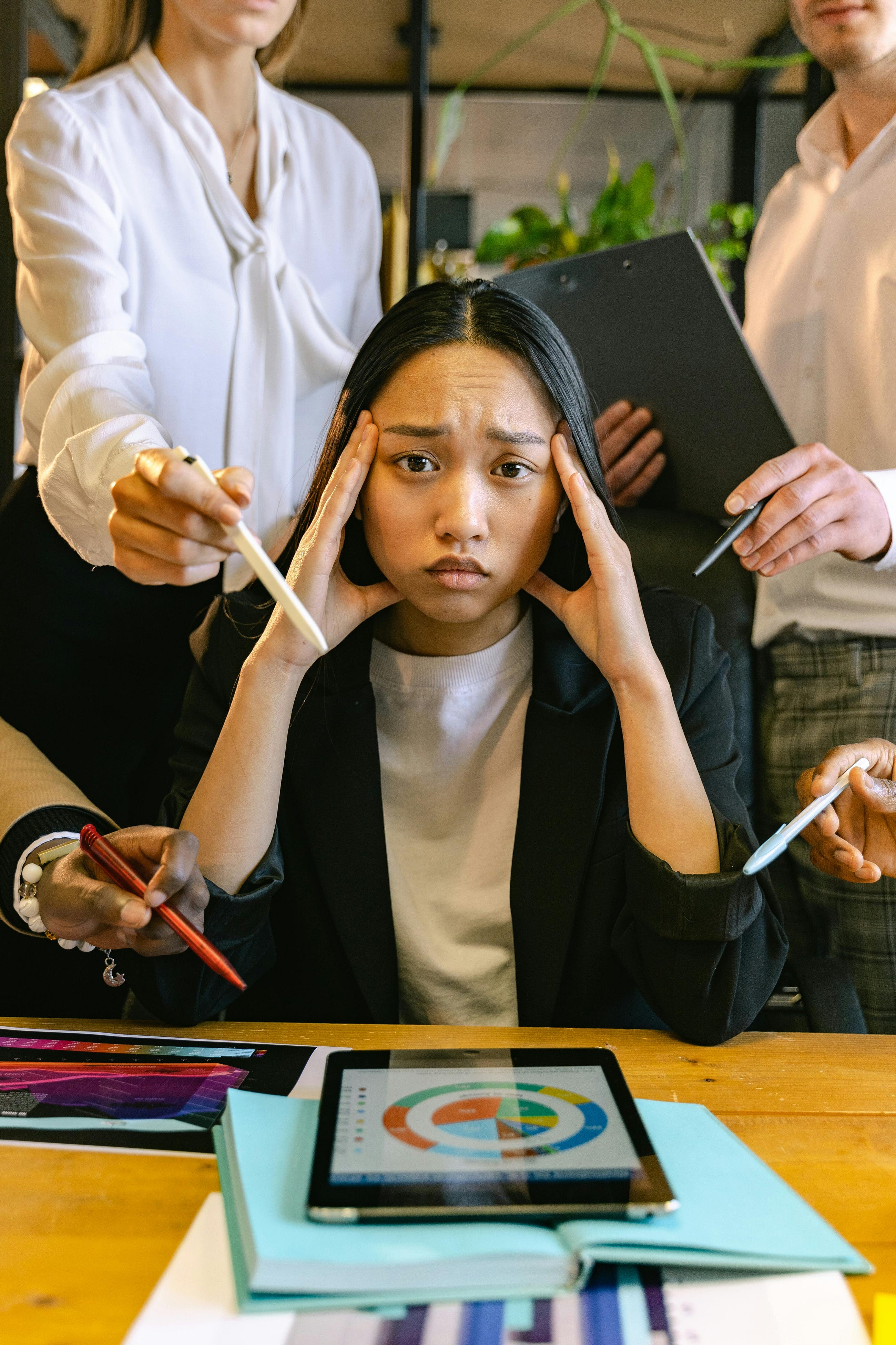 Multitasking is Overwhelming: Why Your Brain Hates It and How to Stop